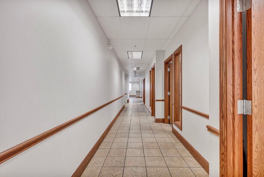 More Photos Of 5900 Pennsylvania Ave, Maple Heights Distribution For Lease