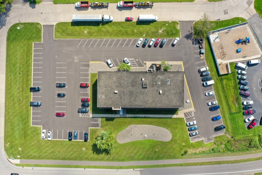 More Photos Of 2817 S Anthony Ln, Saint Anthony Office For Lease