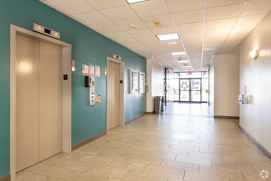 More Photos Of 3000 S IH-35, Austin Office For Lease