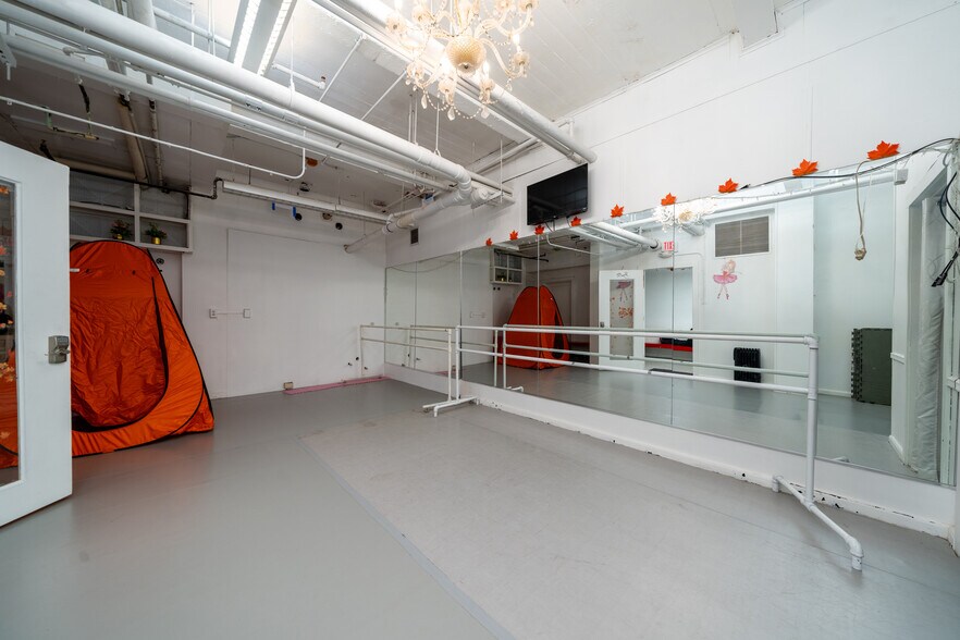 More Photos Of 2000 West St, Union City Office Residential For Sale