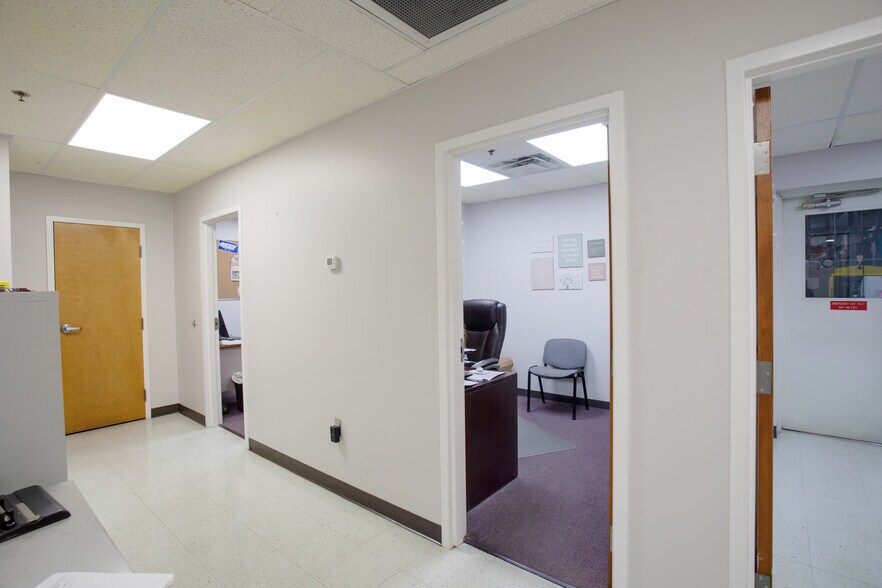 More Photos Of 112 Tennessee Blvd, Watertown Manufacturing For Sale