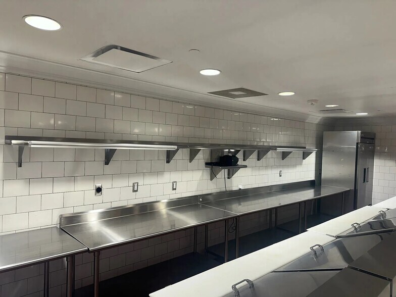 More Photos Of 1111 Louisiana St, Houston Office For Lease