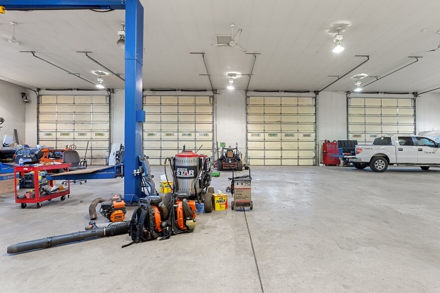 More Photos Of 7185 Burke Ln, Warrenton Industrial For Lease