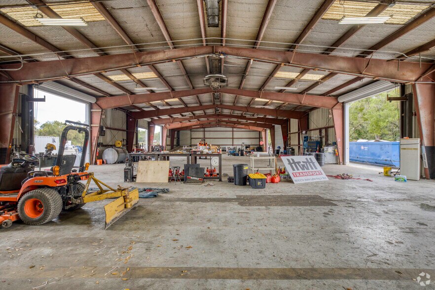More Photos Of 9516 E Dr Martin Luther King Blvd, Tampa Warehouse For Lease