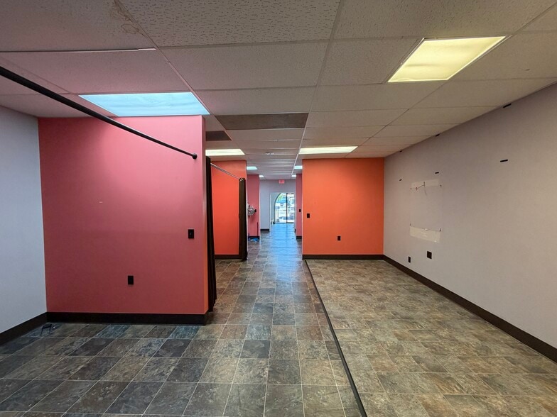 More Photos Of 2808-2820 Maplecrest Rd, Fort Wayne Unknown For Lease
