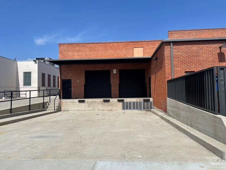 More Photos Of 1030 Celis St, San Fernando General Retail For Lease