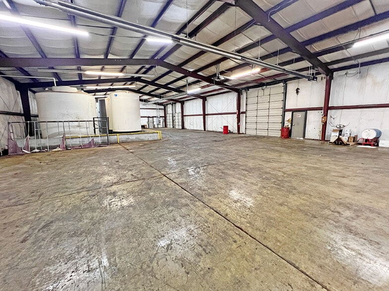 More Photos Of 2708 Merchant St, Marion Warehouse For Sale