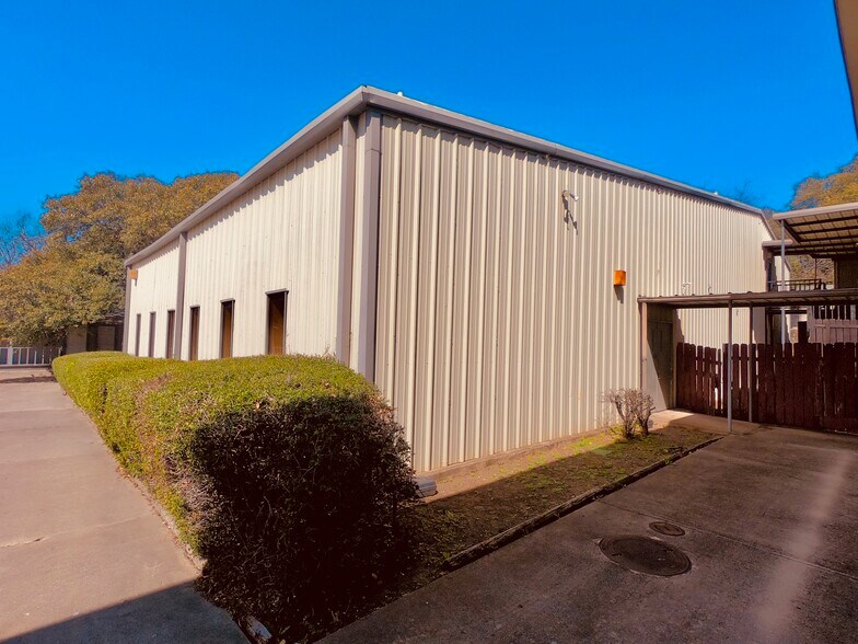 More Photos Of 5703 Blanco Rd, San Antonio Schools For Sale