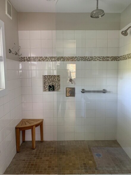 More Photos Of 548 Main St, Fryeburg Hotel For Sale