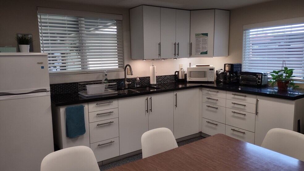 More Photos Of 1832 N Lombard St, Portland Medical For Lease
