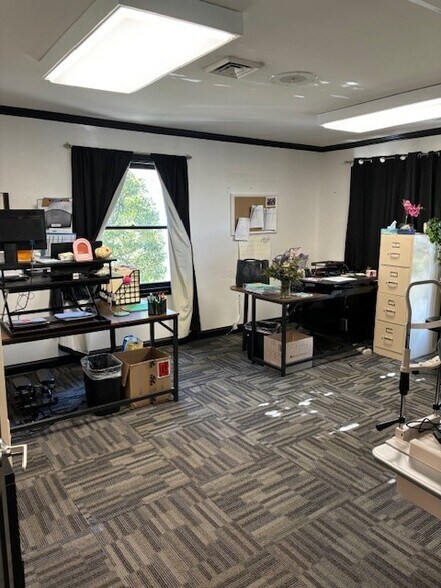 More Photos Of 2204 Crestmoor Rd, Nashville Medical For Lease
