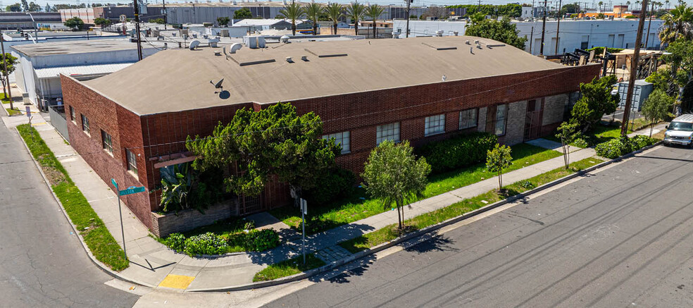 Primary Photo Of 5346-5356 Jillson St, Commerce Warehouse For Sale