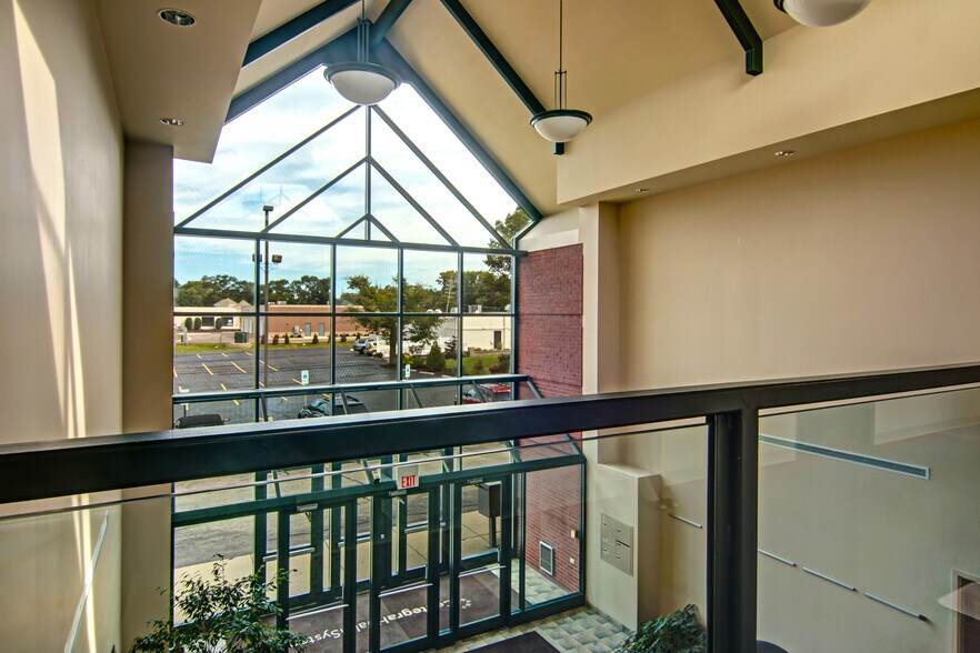More Photos Of 213 Front St, McHenry Office For Lease