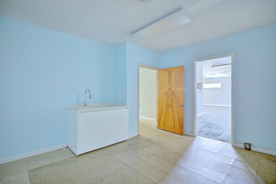 More Photos Of 10405 US Highway 27 S, Sebring Freestanding For Sale