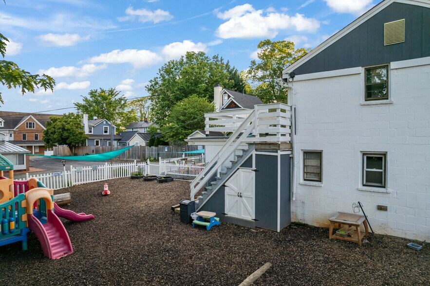 More Photos Of 248 Loudoun St SW, Leesburg Daycare Center For Lease