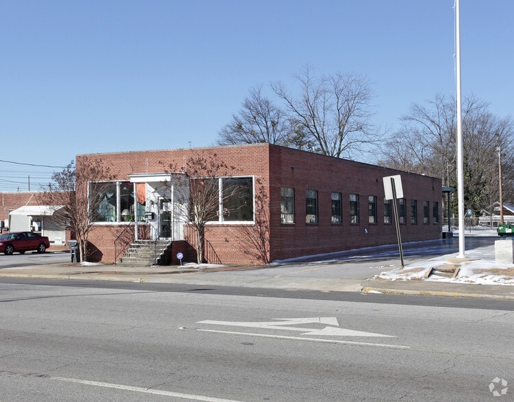 More Photos Of 2857 Main St, East Point Office For Lease