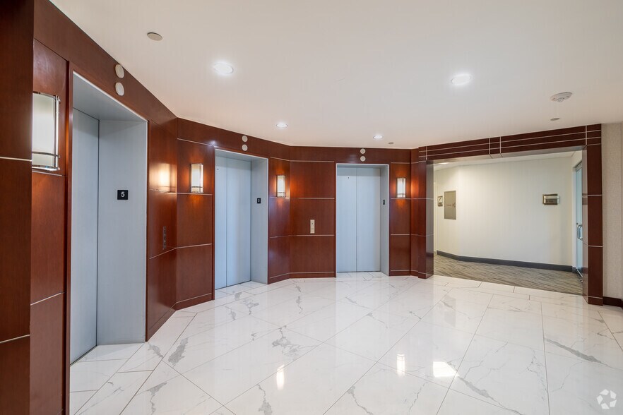 More Photos Of 500 W Cypress Creek Rd, Fort Lauderdale Office For Lease