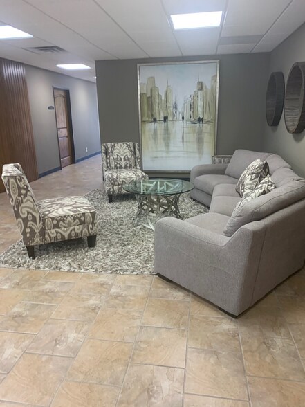 More Photos Of 6931 S 66th East Ave, Tulsa Medical For Sale