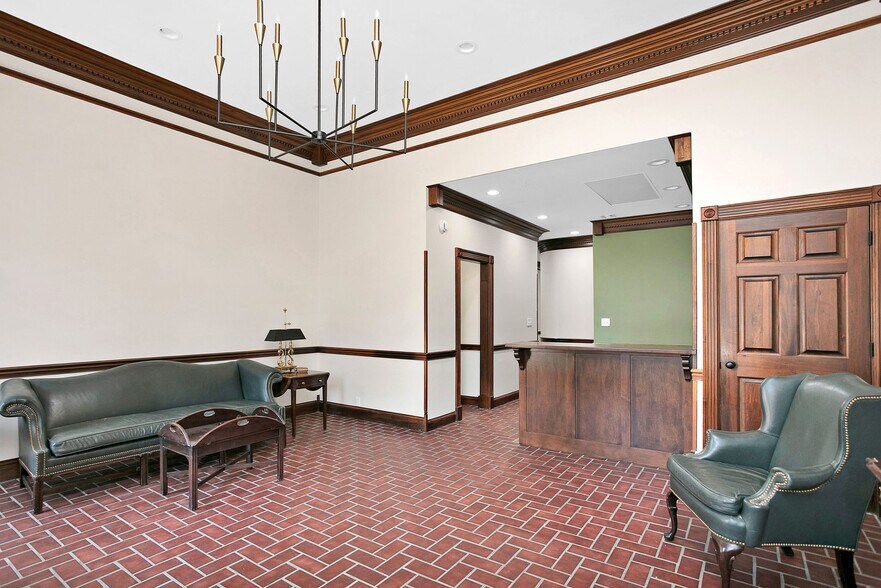 More Photos Of 103 W Main St, Lebanon Office Residential For Lease