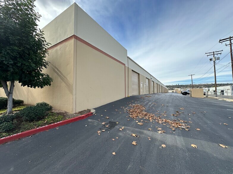 More Photos Of 1050 Pioneer Way, El Cajon Warehouse For Lease