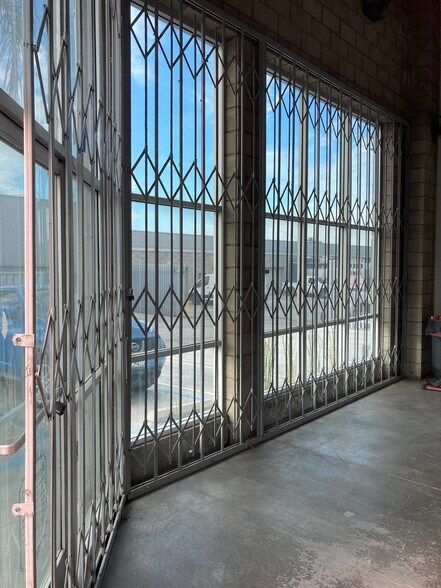 More Photos Of 9901 San Fernando Rd, Pacoima Warehouse For Lease