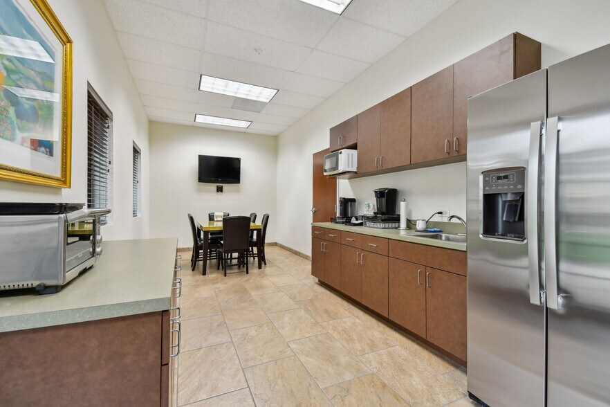 More Photos Of 8258 118th Ave N, Largo Medical For Sale