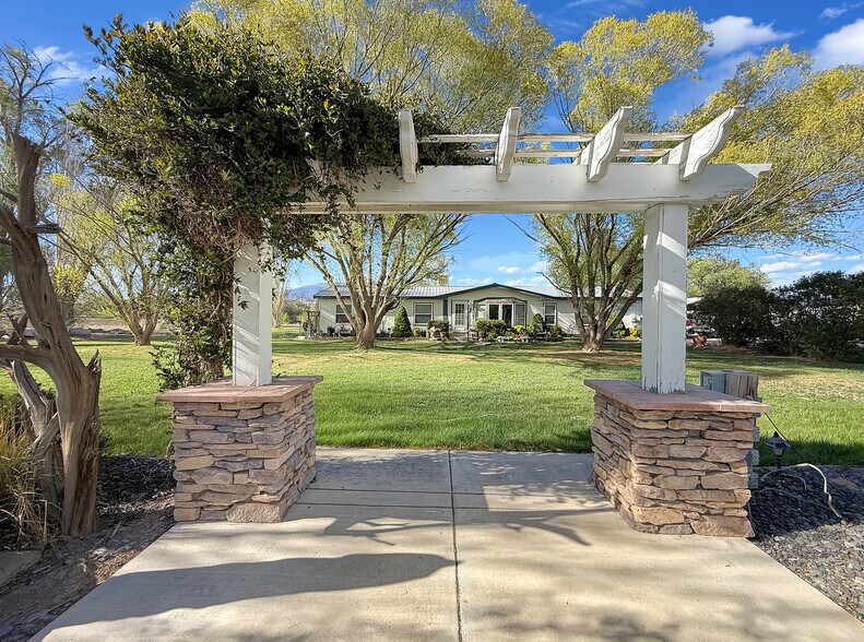 More Photos Of 5955 Sawmill Mesa Rd, Delta Specialty For Sale
