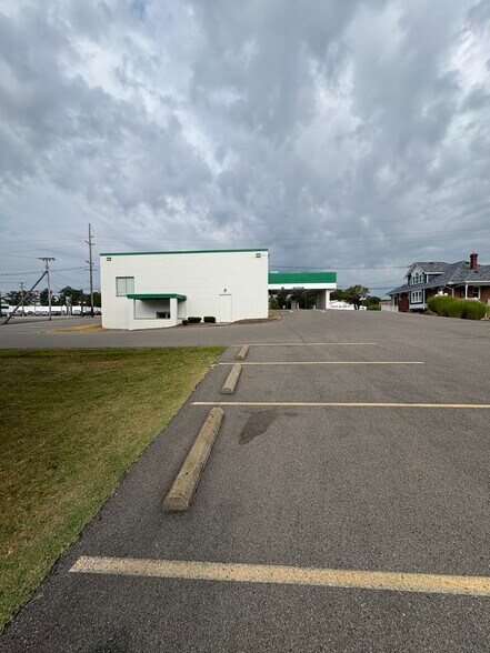 More Photos Of 11060 Perry Hwy, Wexford Bank For Sale