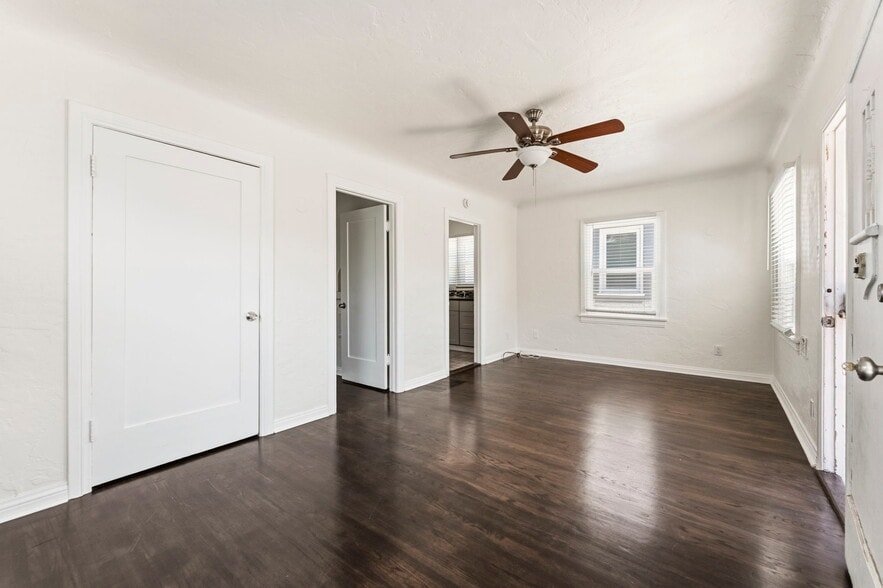 More Photos Of 1047 W 7th St, San Pedro Multifamily For Sale