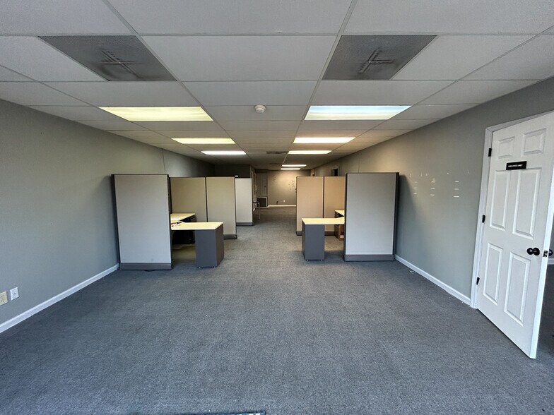 More Photos Of 2651 Cameron St, Mobile Office Residential For Lease