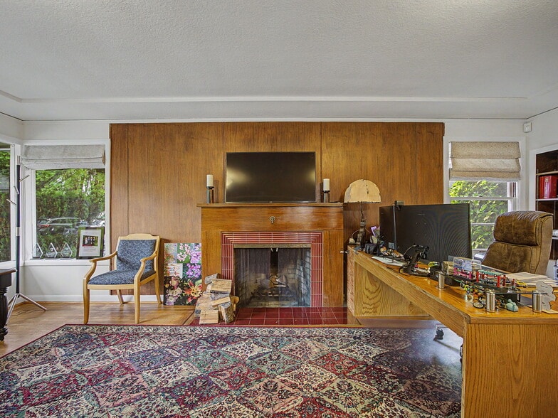 More Photos Of 10423 SE 23RD Ave, Portland Medical For Sale