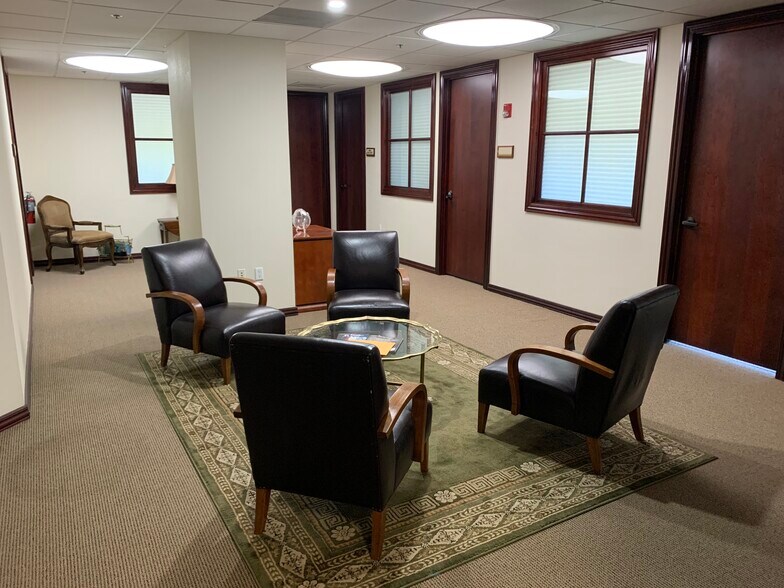 More Photos Of 1924 S Osprey Ave, Sarasota Coworking Space