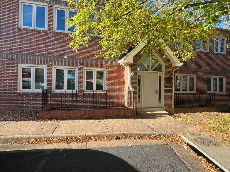 More Photos Of 5663-5673 Columbia Pike, Falls Church Office For Lease