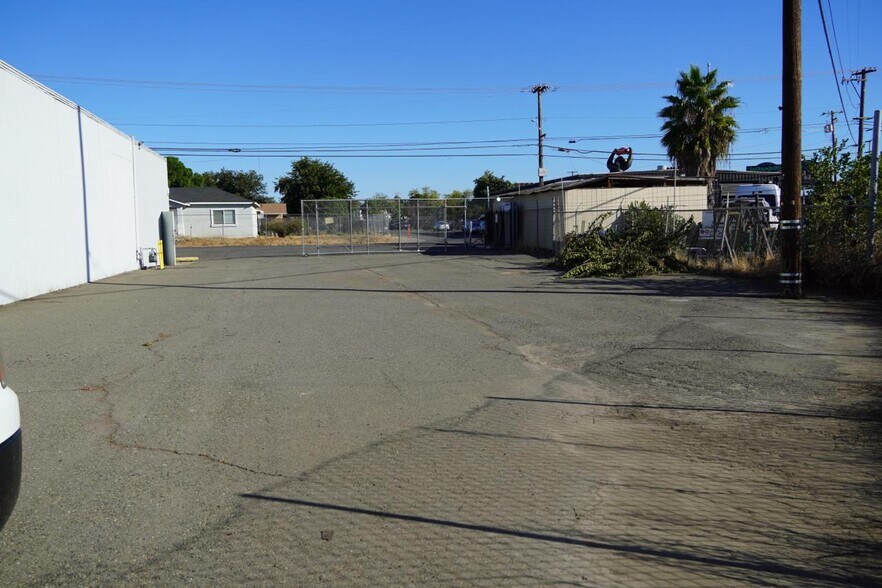 More Photos Of 1584 Silica Ave, Sacramento Industrial For Sale