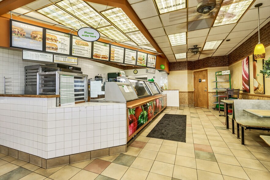 More Photos Of 449 7th St E, Saint Paul Storefront For Sale