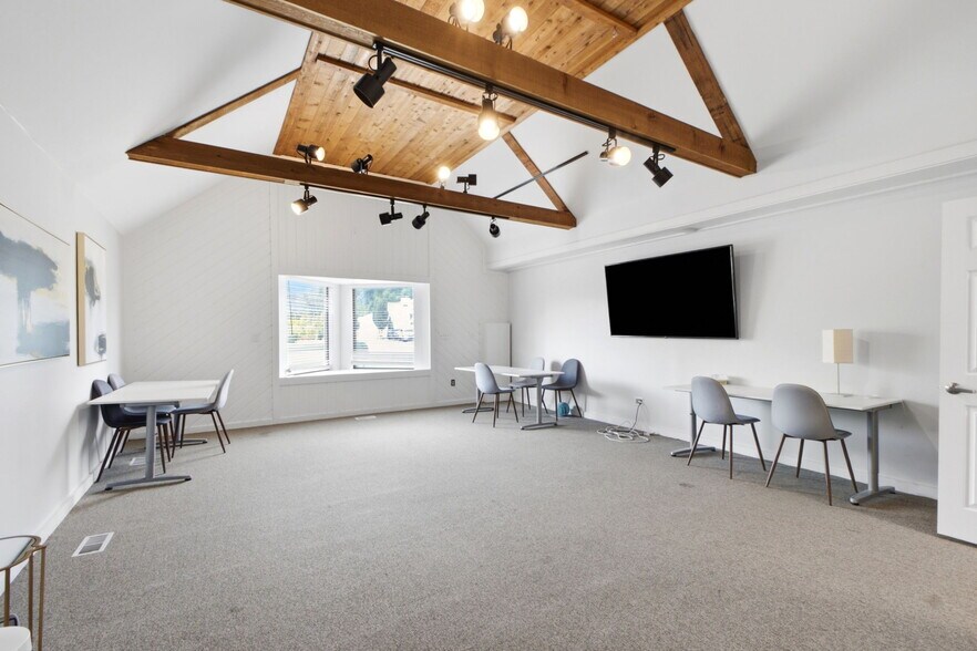 More Photos Of 7266 Far Hills Ave, Centerville Loft Creative Space For Sale