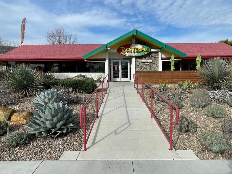 More Photos Of 1575 Calle Joaquin, San Luis Obispo Restaurant For Sale