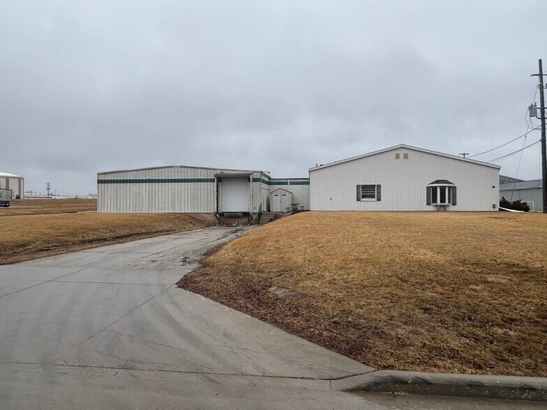 More Photos Of 825 Prosper Rd, De Pere Warehouse For Lease
