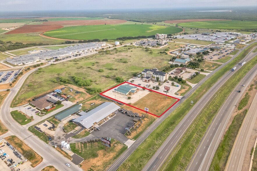 Primary Photo Of 410 S Interstate 35, Pearsall Storefront Retail Office For Lease