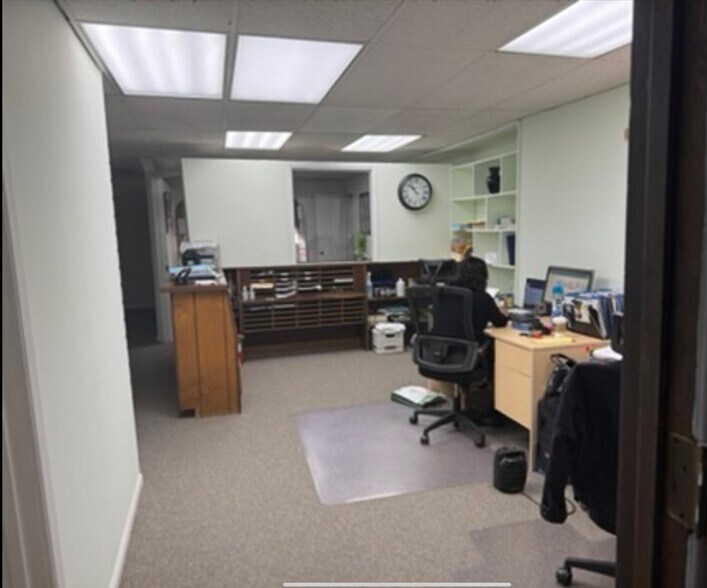 More Photos Of 13624 San Antonio Dr, Norwalk Office For Lease