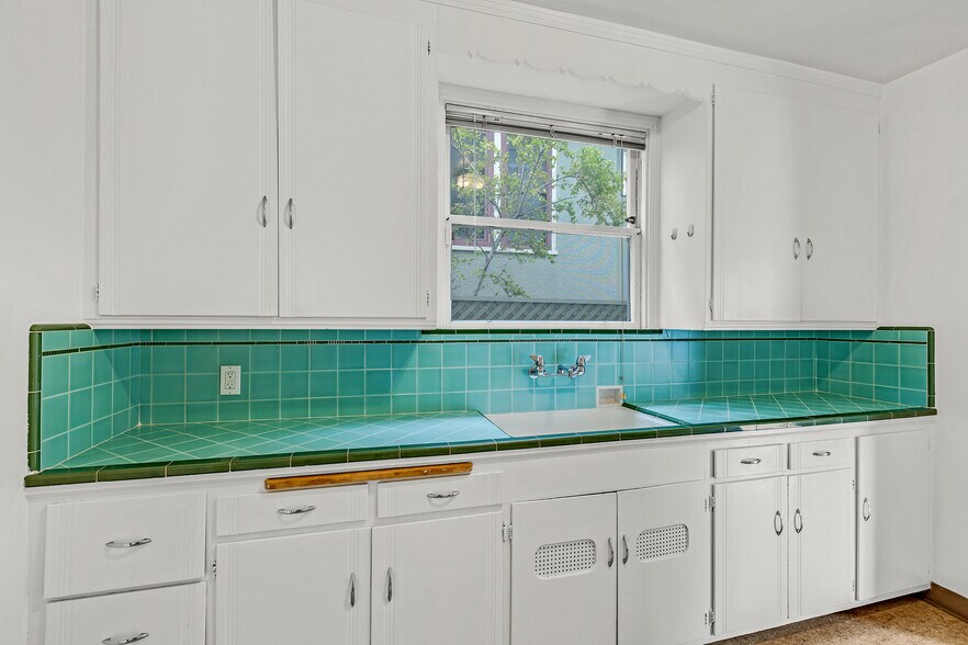 More Photos Of 476 42nd St, Oakland Apartments For Sale