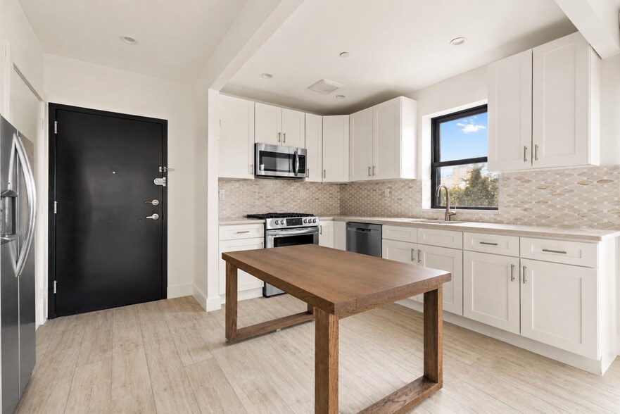 More Photos Of 158 Newton St, Brooklyn Apartments For Sale