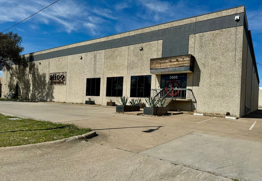 More Photos Of 3505 Garden Brook Dr, Farmers Branch Warehouse For Sale