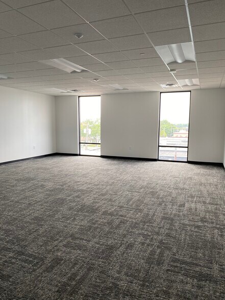 More Photos Of 504 Broadway St, Alexandria Storefront Retail Office For Lease