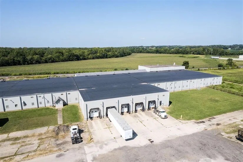 More Photos Of 1400 W Madison Ave, Connersville Warehouse For Lease