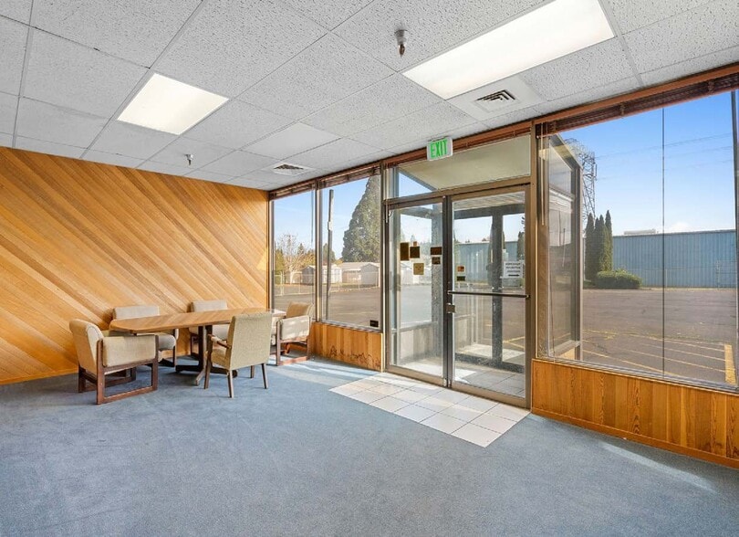 More Photos Of 21615 SW Tualatin Valley Hwy, Beaverton Showroom For Sale