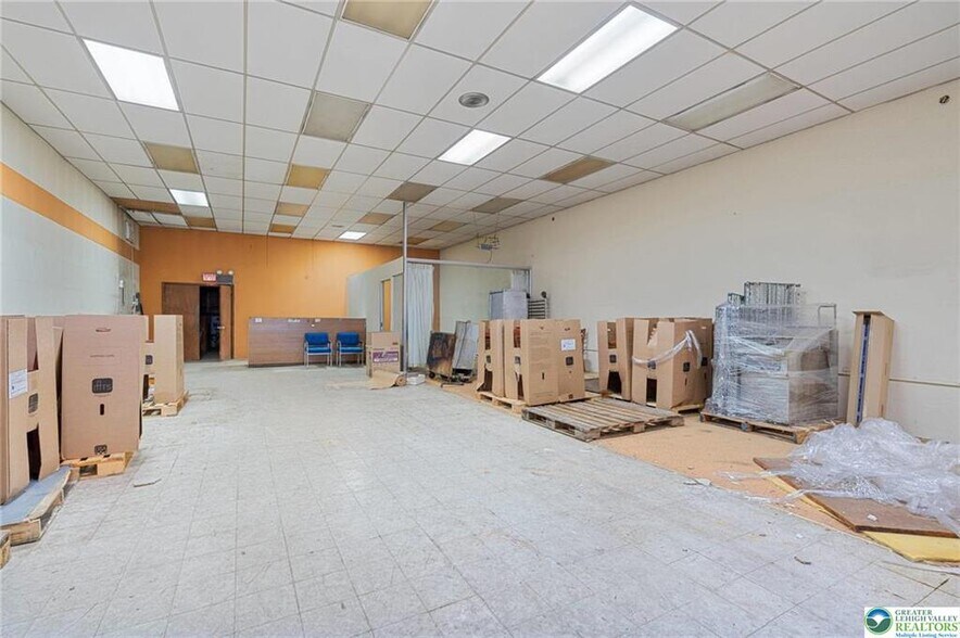 More Photos Of 926-928 W Hamilton St, Allentown Storefront Retail Office For Sale