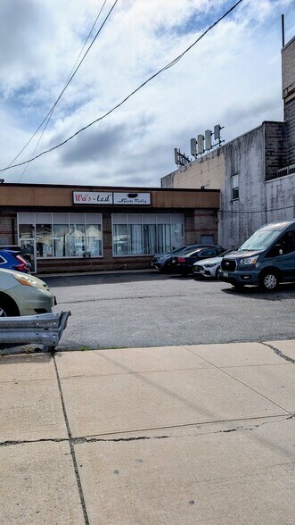 More Photos Of 110 Mcclean Ave, Staten Island Office For Lease