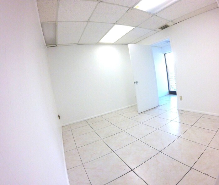 More Photos Of 2331 N State Road 7, Lauderhill Office For Sale