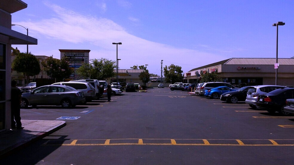 More Photos Of 901-985 N La Brea Ave, Inglewood Unknown For Lease